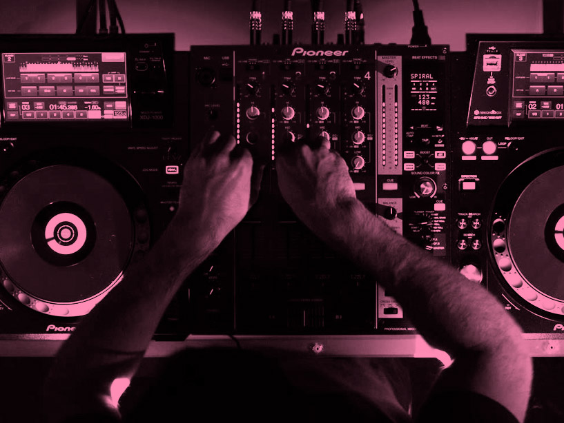 /Pioneer%20DJ:%20Hybrid%20DJing